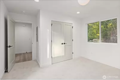 10742 Interlake Avenue N, Seattle, WA 98133 - Photo 16