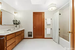 10235 Battle Point Dr NE, Bainbridge Island, WA 98110 - Photo 16