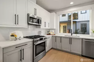 10931 NE 133rd St, Kirkland, WA 98034 - Photo 8