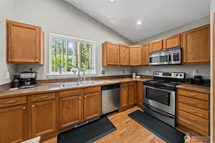 22345 SE Bluewater Dr, Yelm, WA 98597 - Photo 4