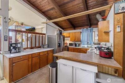 941 Diane Avenue, Oak Harbor, WA 98277 - Photo 6