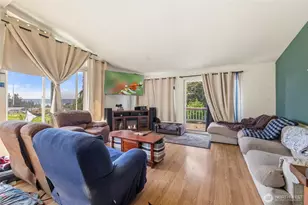 941 Diane Ave, Oak Harbor, WA 98277 - Photo 2