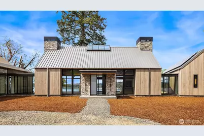 15137 Henderson Road, Bainbridge Island, WA 98110 - Photo 2