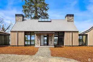 15137 Henderson Rd, Bainbridge Island, WA 98110 - Photo 2