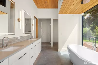 15137 Henderson Road, Bainbridge Island, WA 98110 - Photo 22