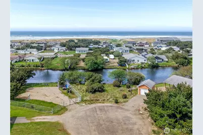 701 353rd Place, Ocean Park, WA 98640 - Photo 2
