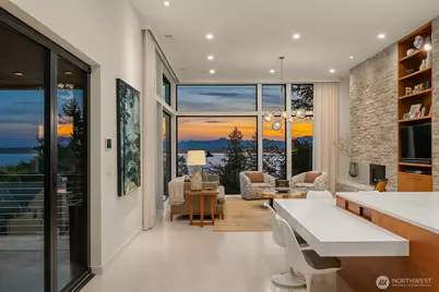 2825 Magnolia Boulevard W, Seattle, WA 98199 - Photo 6