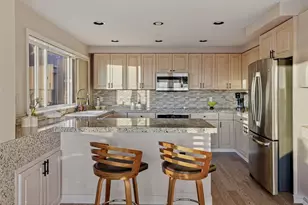 601 W Mercer Pl, Seattle, WA 98119 - Photo 14