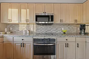601 W Mercer Pl, Seattle, WA 98119 - Photo 16