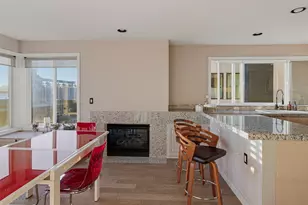 601 W Mercer Pl, Seattle, WA 98119 - Photo 20