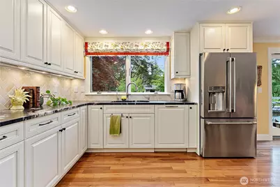6771 81st Avenue SE, Mercer Island, WA 98040 - Photo 12