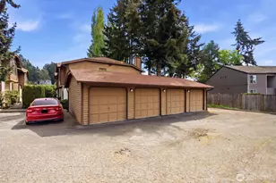 8017 NE 177th Ct, Kenmore, WA 98028 - Photo 2