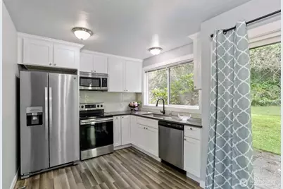1226 Bellefield Park Lane NW #1226, Bellevue, WA 98004 - Photo 8