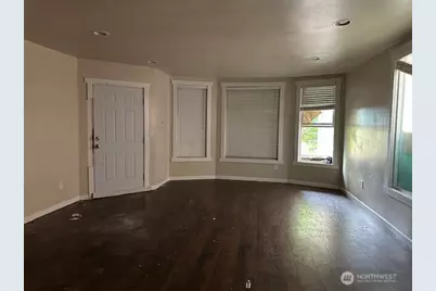 1220 Yakima Avenue S, Tacoma, WA 98405 - Photo 2