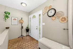 711 Eagle Cliff Rd NE, Bainbridge Island, WA 98110 - Photo 2