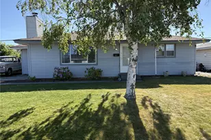 230 NE Ivy St, Ephrata, WA 98823 - Photo 2