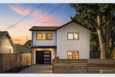 526 N 100th Street, Seattle, WA 98133 - Photo 2