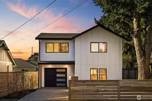 526 N 100th St, Seattle, WA 98133 - Photo 2
