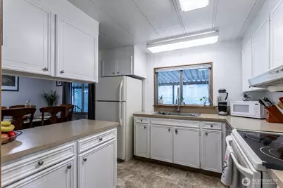 1402 22nd Street NE #214, Auburn, WA 98002 - Photo 2