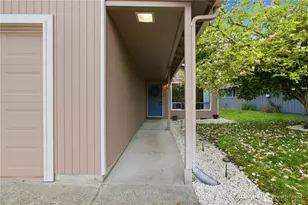 13033 31st Ave NE, Seattle, WA 98125 - Photo 2