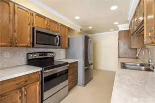932 S 245th Pl, Des Moines, WA 98198 - Photo 10