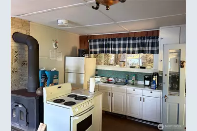 1054 Lake Whatcom Boulevard, Bellingham, WA 98284 - Photo 14