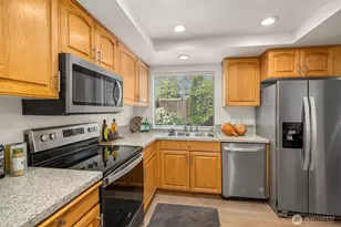 3428 108th Pl NE, Bellevue, WA 98004 - Photo 2