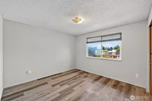 9402 S Sheridan Ave, Tacoma, WA 98444 - Photo 16