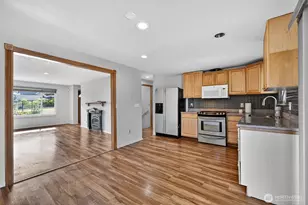 9402 S Sheridan Ave, Tacoma, WA 98444 - Photo 10