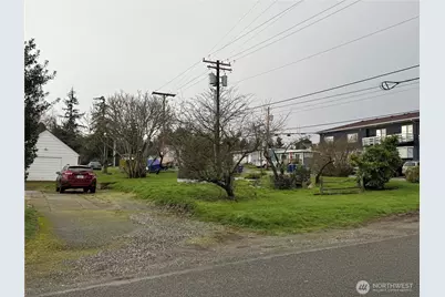 817 34th Street, Anacortes, WA 98221 - Photo 2