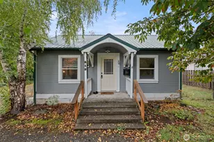 212 W 6th St, Centralia, WA 98531 - Photo 2