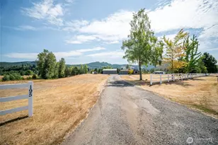 195 Bay Point Dr, Castle Rock, WA 98611 - Photo 36