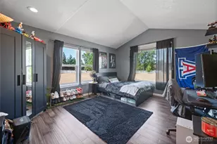 195 Bay Point Dr, Castle Rock, WA 98611 - Photo 16