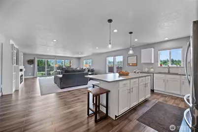 195 Bay Point Drive, Castle Rock, WA 98611 - Photo 8