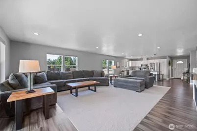 195 Bay Point Drive, Castle Rock, WA 98611 - Photo 10