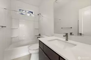 10215 135th Cir NE, Kirkland, WA 98033 - Photo 10