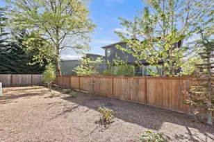 10215 135th Cir NE, Kirkland, WA 98033 - Photo 18