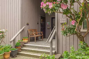 1542 NE 140th St, Seattle, WA 98125 - Photo 2