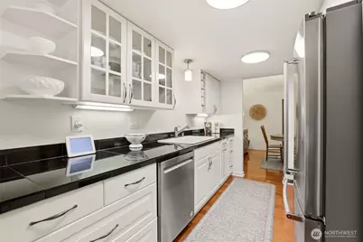 1542 NE 140th Street #E6, Seattle, WA 98125 - Photo 10