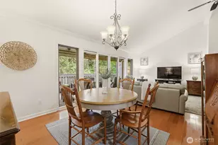1542 NE 140th St, Seattle, WA 98125 - Photo 12