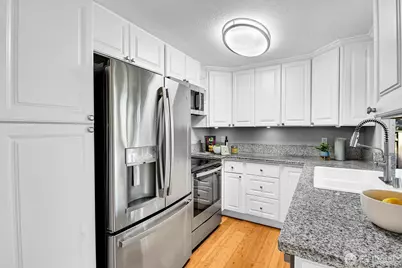 12117 NE 143rd Place, Kirkland, WA 98034 - Photo 8