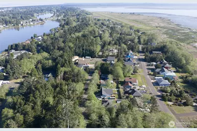 208 Fisher Avenue NE, Ocean Shores, WA 98569 - Photo 28