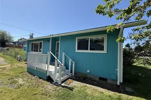 910 W 16th St, Port Angeles, WA 98363 - Photo 2