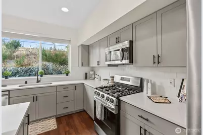 10049 Kings Landing Avenue NW, Bremerton, WA 98311 - Photo 12