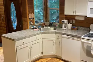 16726 Mountainside Dr E, Greenwater, WA 98022 - Photo 10