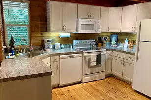 16726 Mountainside Dr E, Greenwater, WA 98022 - Photo 8