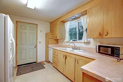 17810 Olympic View Drive, Edmonds, WA 98026 - Photo 12