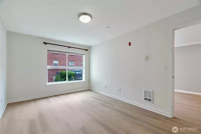 621 5th Ave N #103, Seattle, WA 98109 - Photo 10