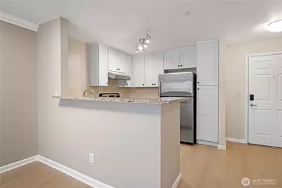 621 5th Ave N #103, Seattle, WA 98109 - Photo 8