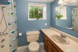 3917 Interlake Ave N, Seattle, WA 98103 - Photo 24